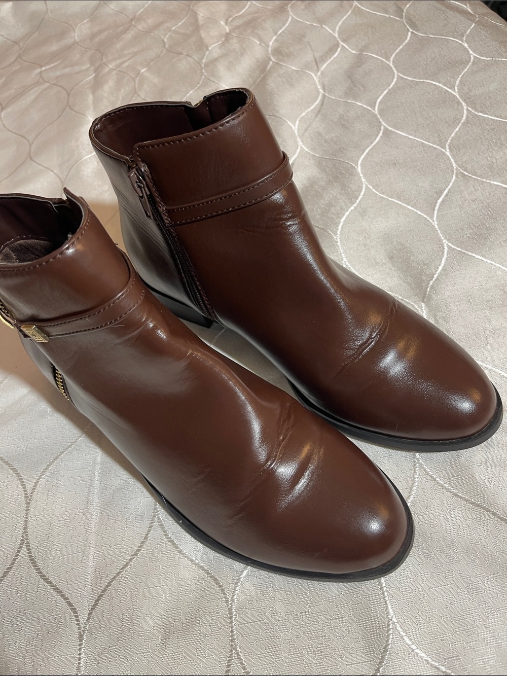 Women Brown Ankle Boots - Classic Zip Side 8M